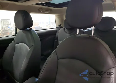 2011 Mini Cooper S z USA, uszkodzony, nr VIN WMWSV3C58BTY16021